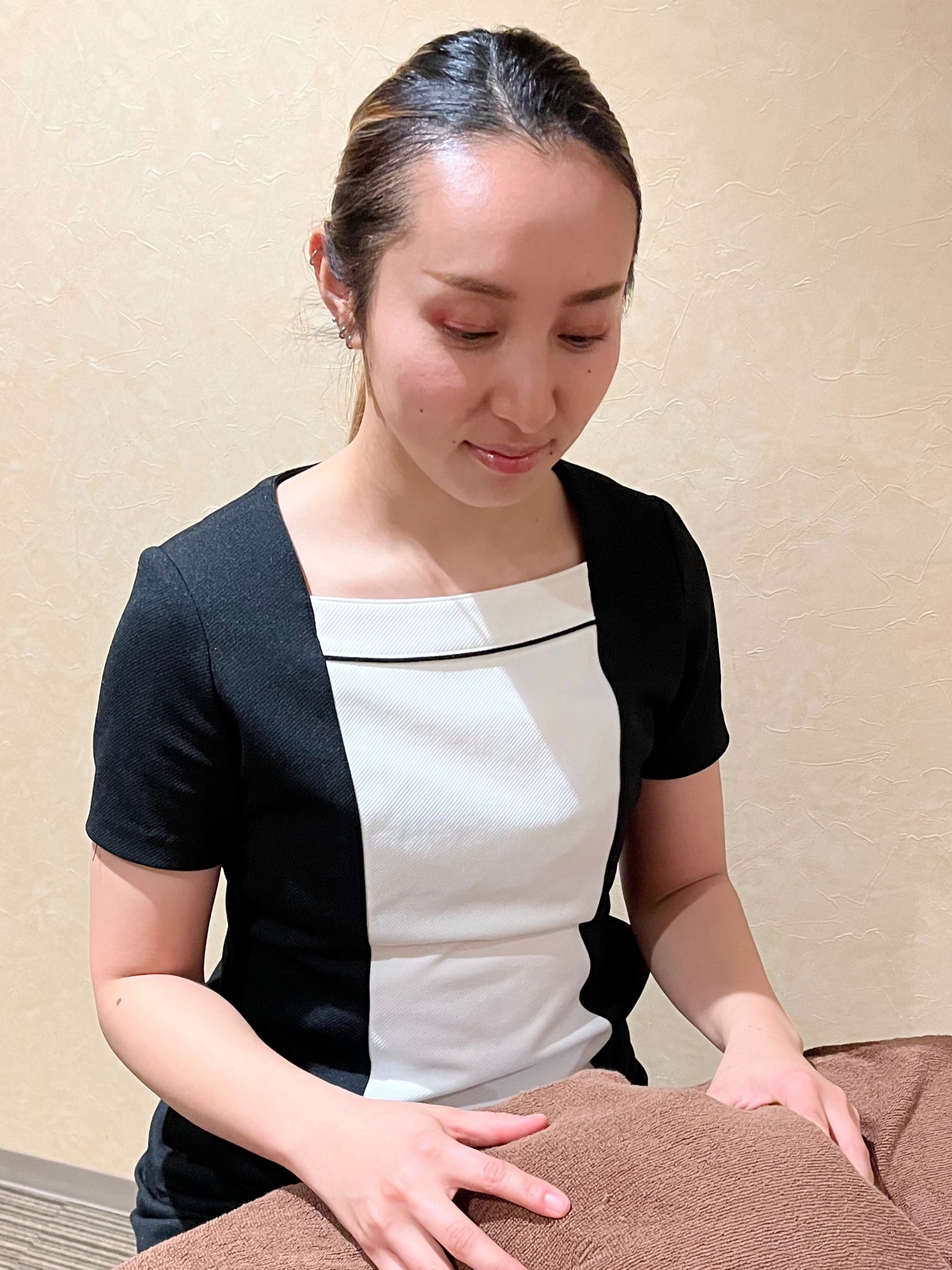 東京市ヶ谷にあるヘッドマッサージ専門店 Mr.HEADミスターヘッド スタッフ 中林 舞華